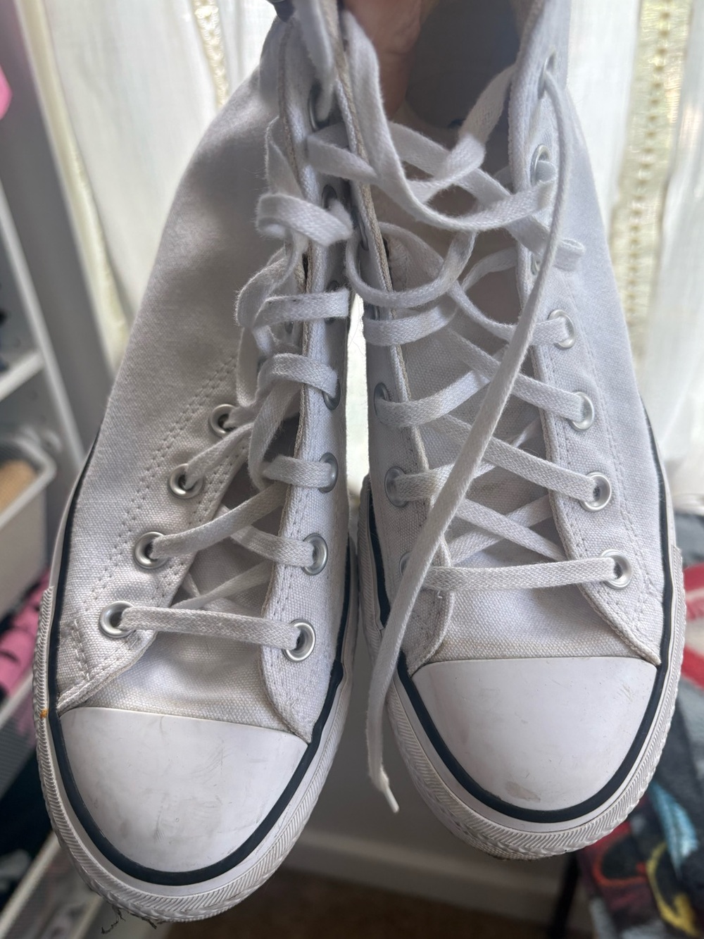 White Converse platform